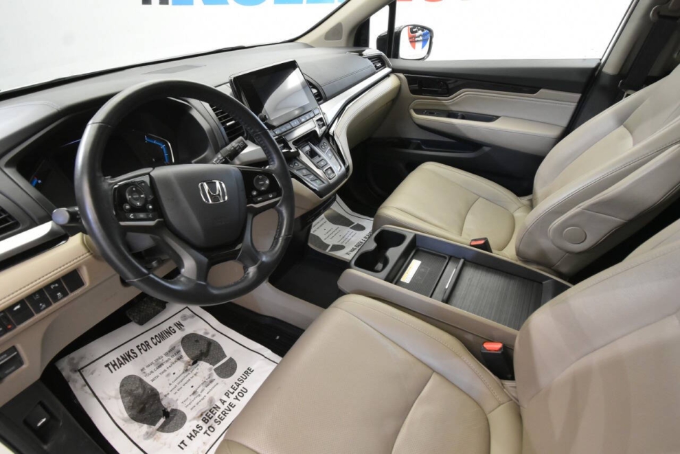 2019 Honda Odyssey Elite 4dr Mini Van, White, Mileage: 101,961 - photo 11
