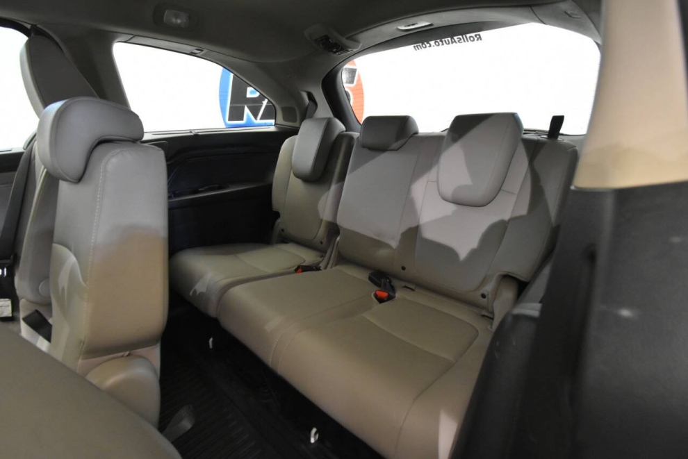 2019 Honda Odyssey Elite 4dr Mini Van, White, Mileage: 101,961 - photo 14