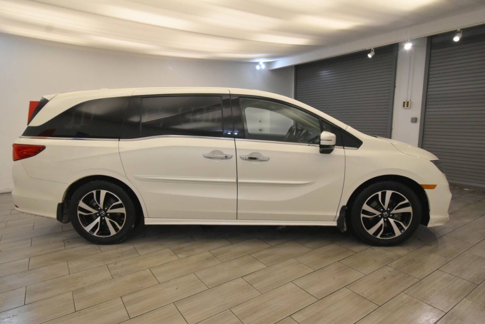 2019 Honda Odyssey Elite 4dr Mini Van, White, Mileage: 101,961 - photo 5