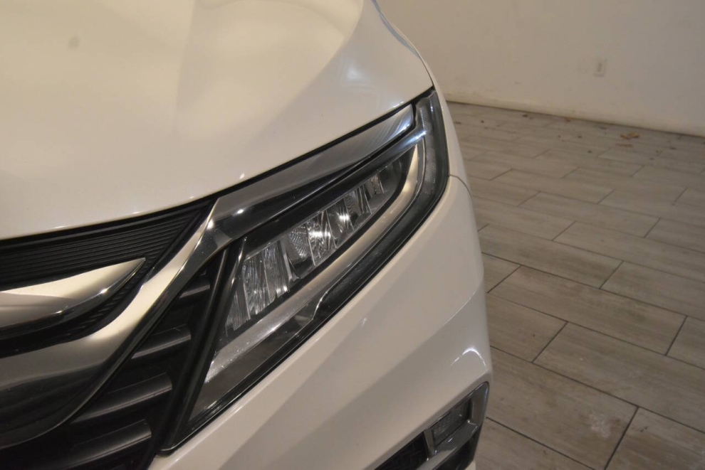 2019 Honda Odyssey Elite 4dr Mini Van, White, Mileage: 101,961 - photo 8