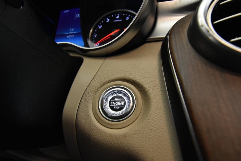 2019 Mercedes-Benz C-Class C 300 4MATIC AWD 4dr Sedan, White, Mileage: 40,712 - photo 18