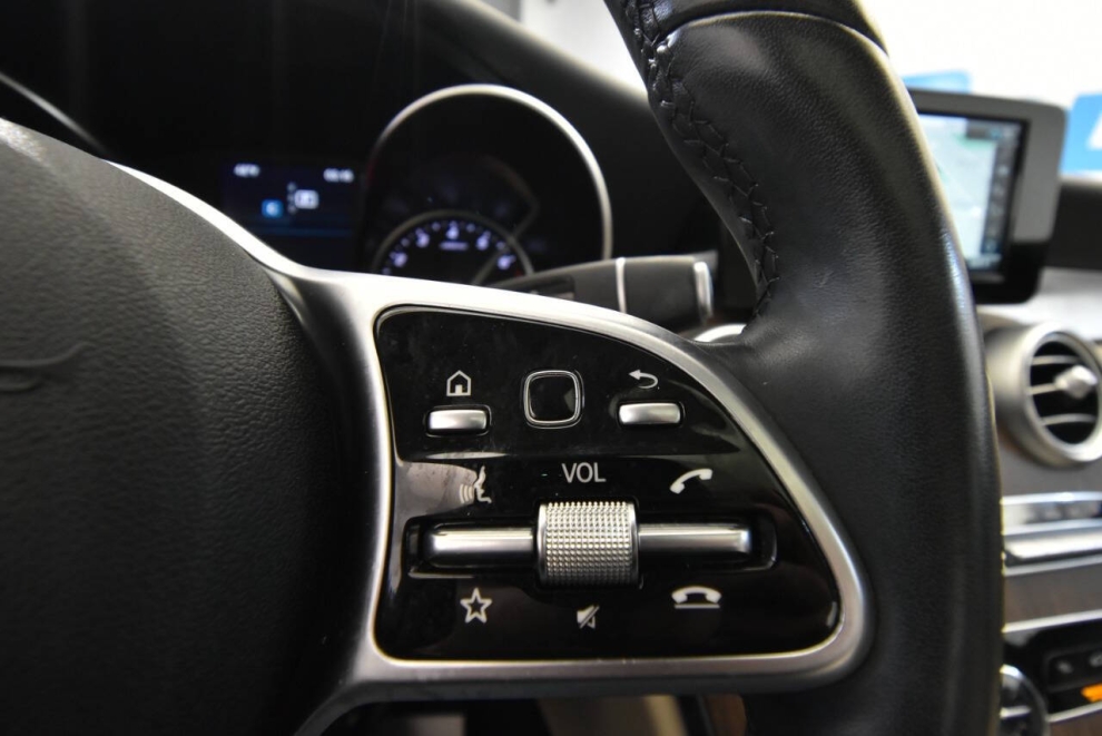 2019 Mercedes-Benz C-Class C 300 4MATIC AWD 4dr Sedan, White, Mileage: 40,712 - photo 26