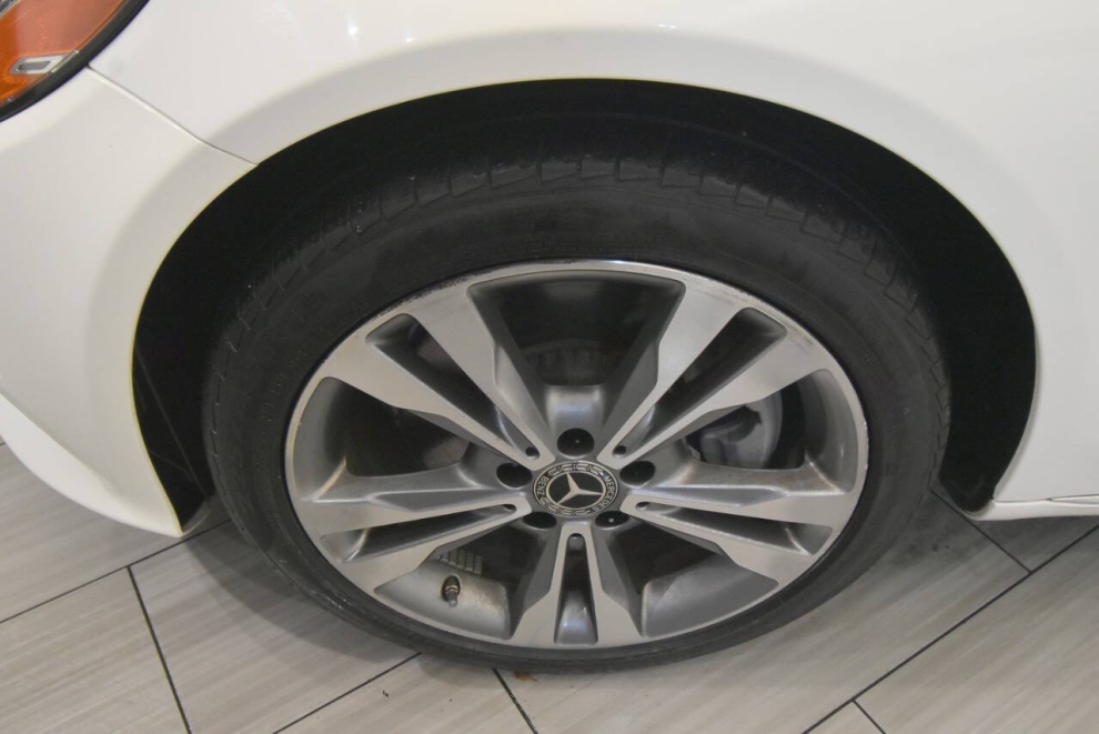 2019 Mercedes-Benz C-Class C 300 4MATIC AWD 4dr Sedan, White, Mileage: 40,712 - photo 8