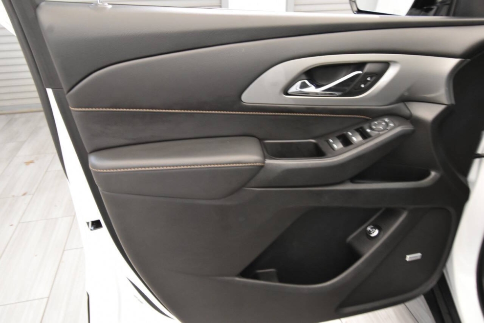 2020 Chevrolet Traverse RS 4x4 4dr SUV, White, Mileage: 83,489 - photo 12