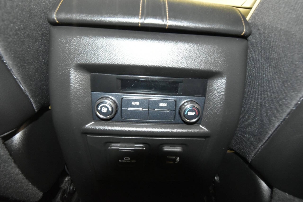 2020 Chevrolet Traverse RS 4x4 4dr SUV, White, Mileage: 83,489 - photo 19