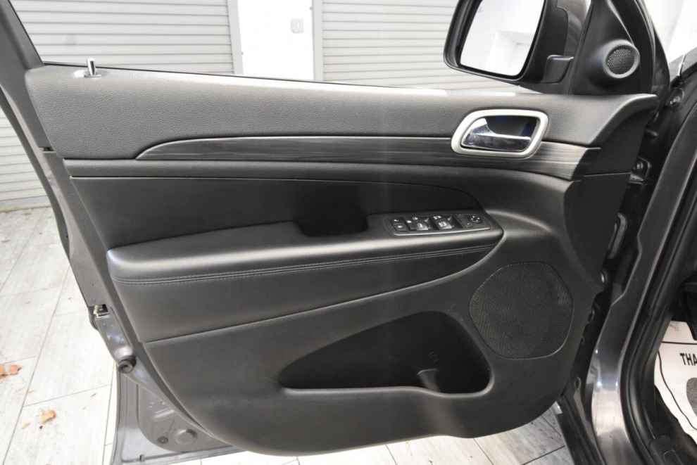 2019 Jeep Grand Cherokee Altitude 4x4 4dr SUV, Gray, Mileage: 50,688 - photo 11