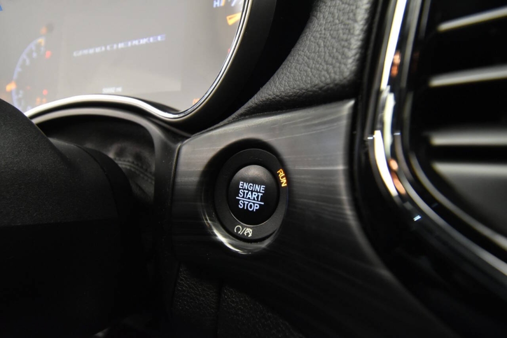 2019 Jeep Grand Cherokee Altitude 4x4 4dr SUV, Gray, Mileage: 50,688 - photo 19