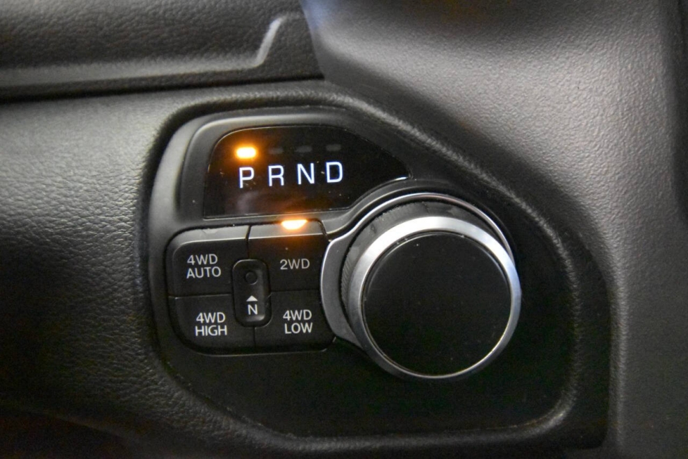 2021 RAM 1500 Big Horn 4x4 4dr Quad Cab 6.4 ft. SB Pickup, Blue, Mileage: 54,326 - photo 17