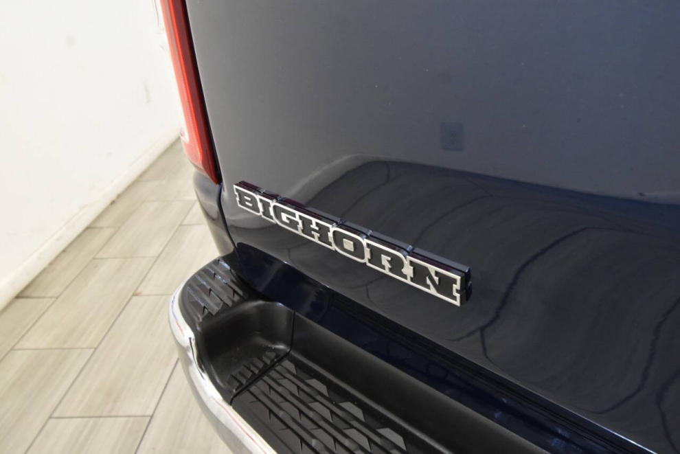 2021 RAM 1500 Big Horn 4x4 4dr Quad Cab 6.4 ft. SB Pickup, Blue, Mileage: 54,326 - photo 29