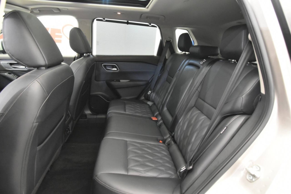 2022 Nissan Rogue Platinum AWD 4dr Crossover, Tan, Mileage: 46,879 - photo 13