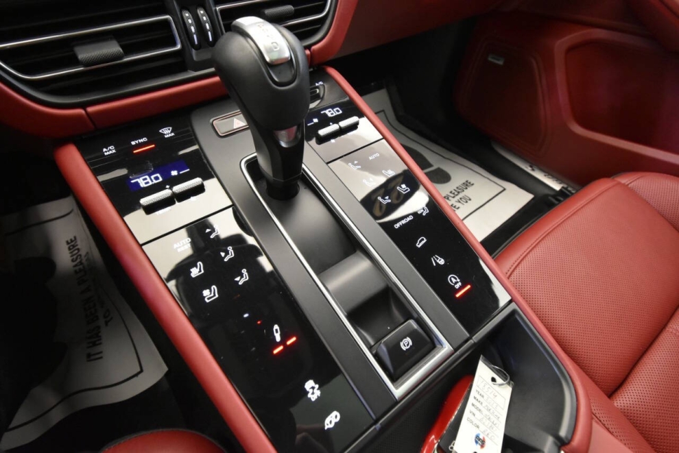 2022 Porsche Macan S AWD 4dr SUV, Red, Mileage: 67,698 - photo 21