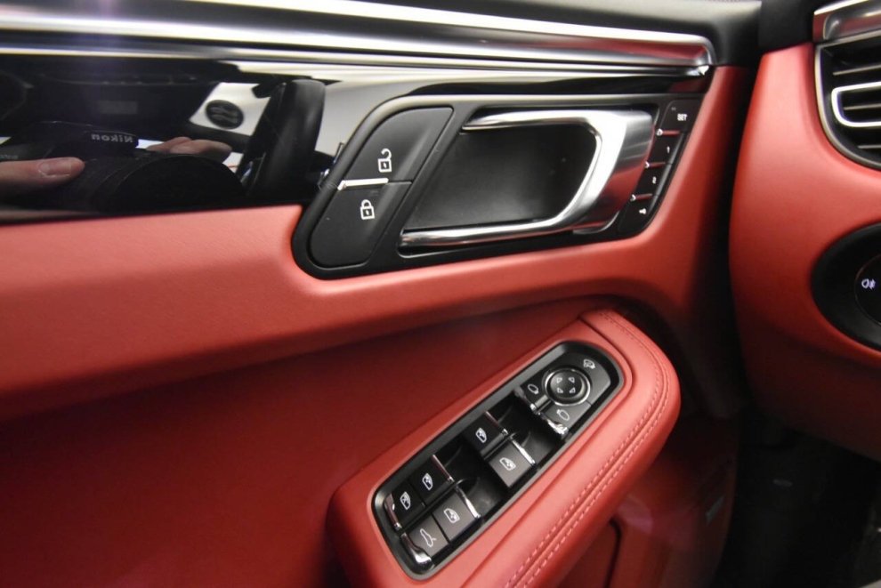2022 Porsche Macan S AWD 4dr SUV, Red, Mileage: 67,698 - photo 28