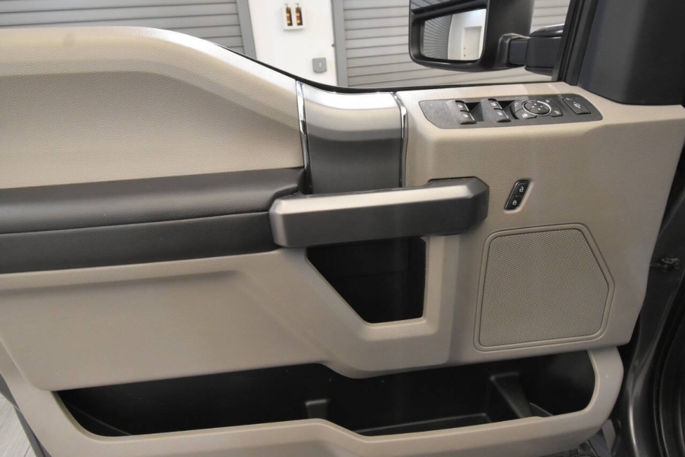 2021 Ford F-250 Super Duty XLT 4x4 4dr Crew Cab 6.8 ft. SB Pickup, Gray, Mileage: 26,298 - photo 11