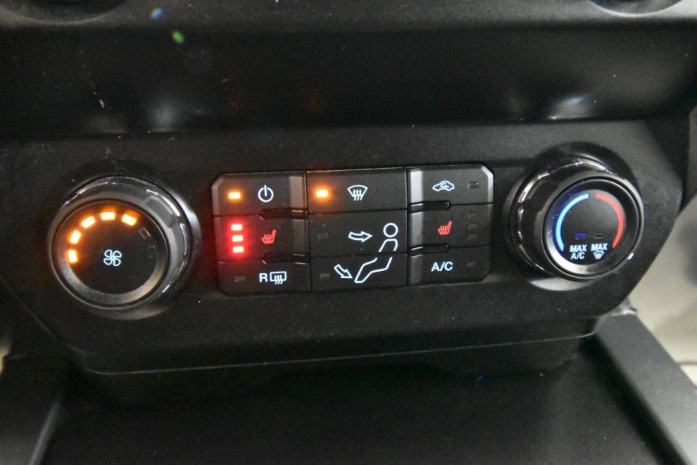 2021 Ford F-250 Super Duty XLT 4x4 4dr Crew Cab 6.8 ft. SB Pickup, Gray, Mileage: 26,298 - photo 16