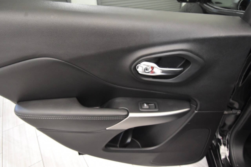 2020 Jeep Cherokee High Altitude 4x4 4dr SUV, Black, Mileage: 80,047 - photo 14