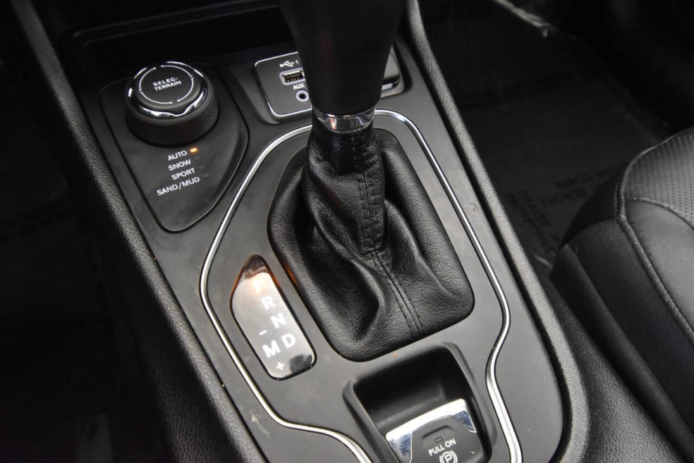 2020 Jeep Cherokee High Altitude 4x4 4dr SUV, Black, Mileage: 80,047 - photo 18