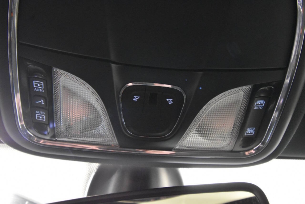 2020 Jeep Cherokee High Altitude 4x4 4dr SUV, Black, Mileage: 80,047 - photo 22