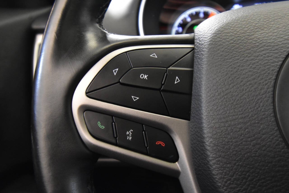 2020 Jeep Cherokee High Altitude 4x4 4dr SUV, Black, Mileage: 80,047 - photo 25