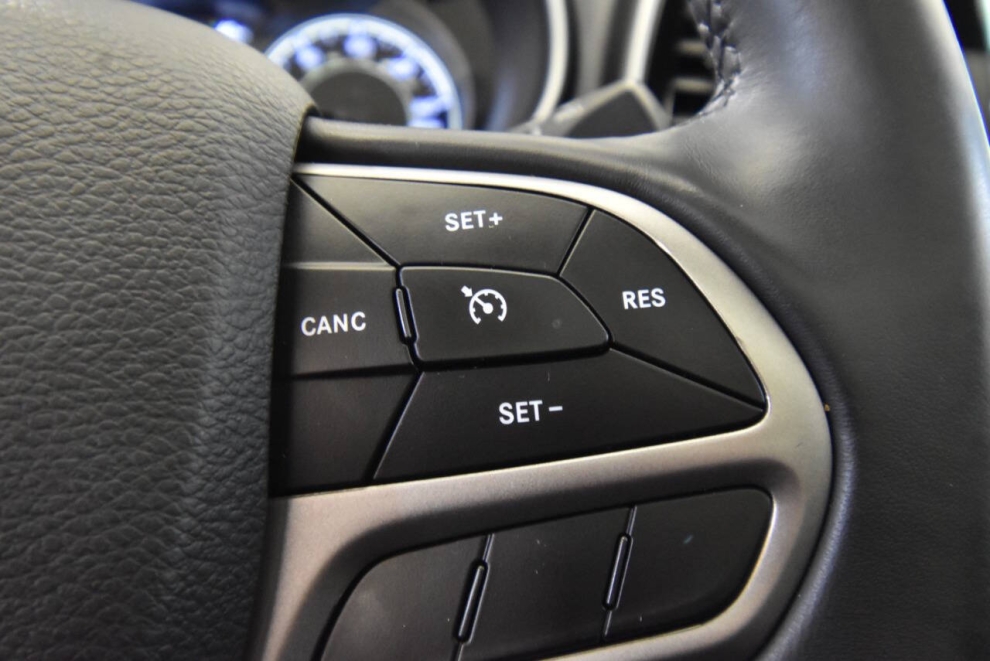 2020 Jeep Cherokee High Altitude 4x4 4dr SUV, Black, Mileage: 80,047 - photo 26