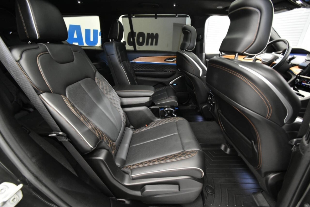 2022 Jeep Grand Cherokee L Summit Reserve 4x4 4dr SUV, Brown, Mileage: 96,595 - photo 18