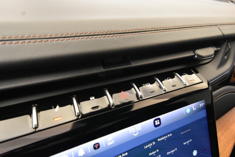 2022 Jeep Grand Cherokee L Summit Reserve 4x4 4dr SUV, Brown, Mileage: 96,595 - photo 27