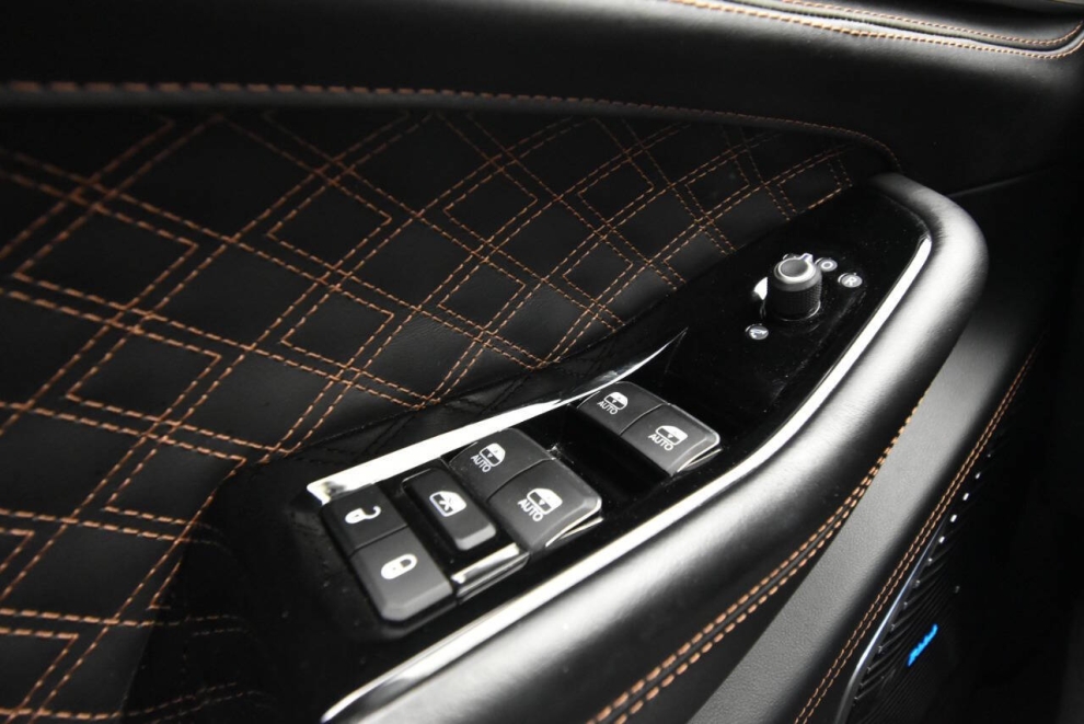 2022 Jeep Grand Cherokee L Summit Reserve 4x4 4dr SUV, Brown, Mileage: 96,595 - photo 33