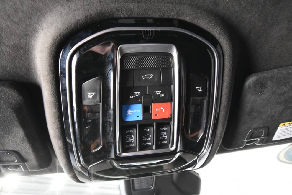 2022 Jeep Grand Cherokee L Summit Reserve 4x4 4dr SUV, Brown, Mileage: 96,595 - photo 36