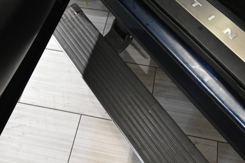 2018 Ford F-150 Platinum 4x4 4dr SuperCrew 5.5 ft. SB, Blue, Mileage: 84,550 - photo 13