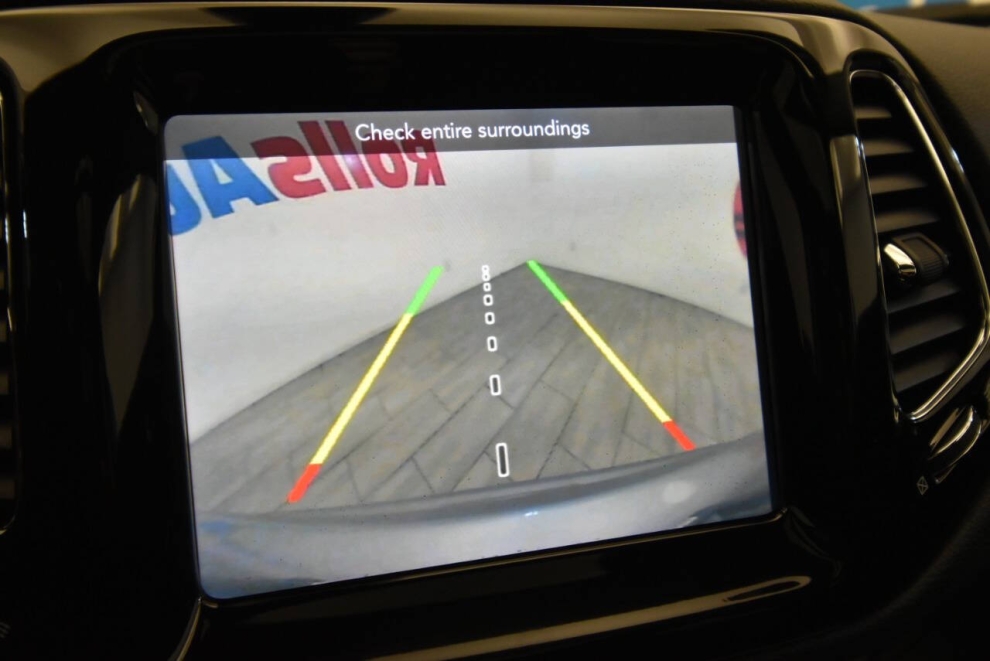 2018 Jeep Compass Limited 4x4 4dr SUV, Silver, Mileage: 65,832 - photo 21