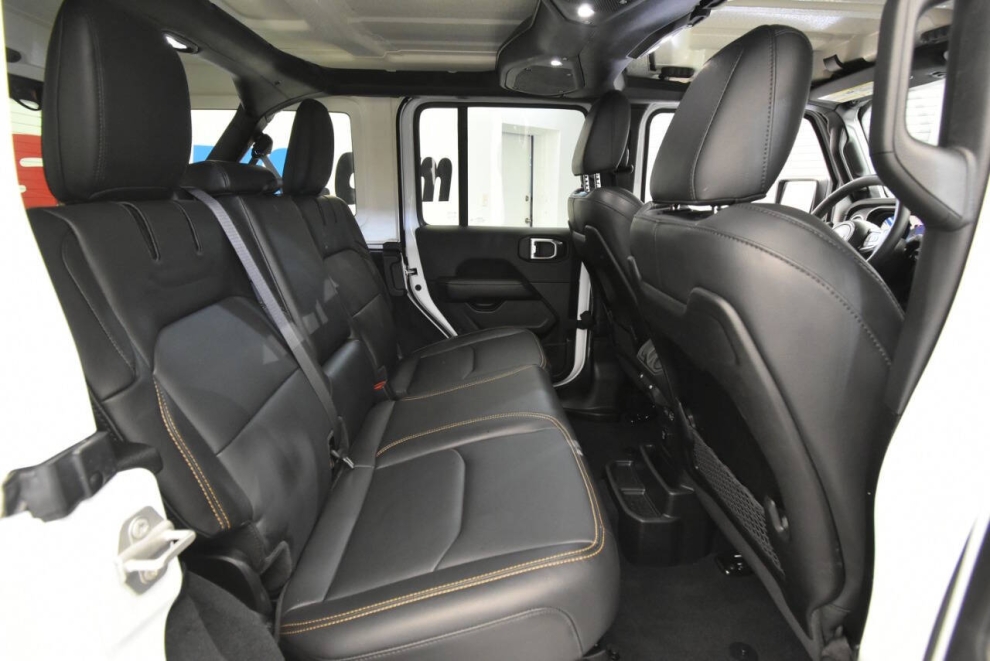 2024 Jeep Wrangler Sahara 4xe 4x4 4dr SUV, White, Mileage: 52,267 - photo 15