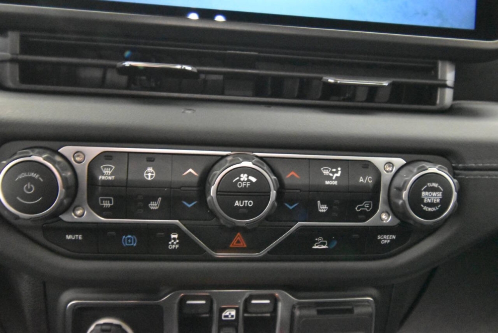 2024 Jeep Wrangler Sahara 4xe 4x4 4dr SUV, White, Mileage: 52,267 - photo 19