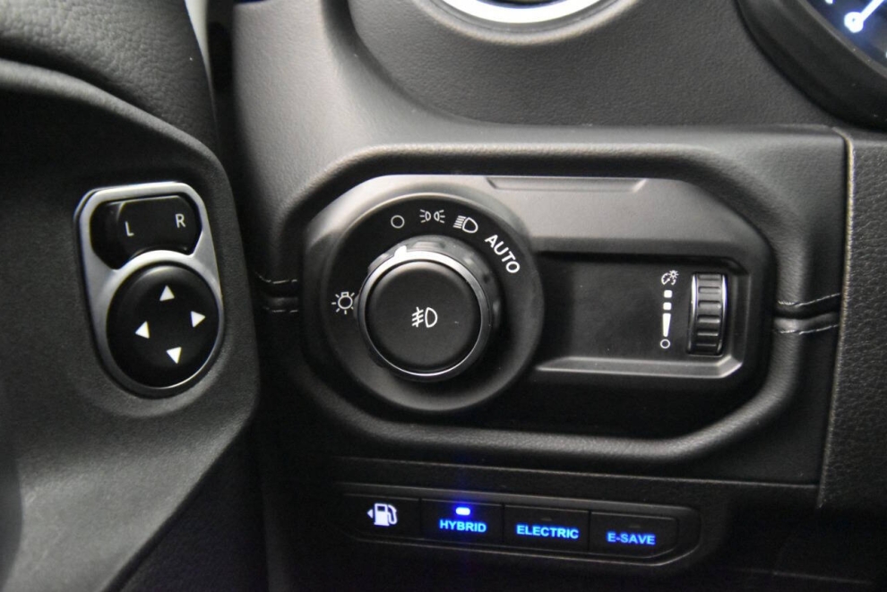 2024 Jeep Wrangler Sahara 4xe 4x4 4dr SUV, White, Mileage: 52,267 - photo 28