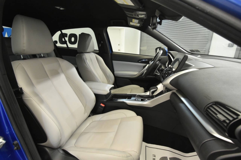 2024 Mitsubishi Eclipse Cross SEL AWD 4dr Crossover, Blue, Mileage: 40,496 - photo 14