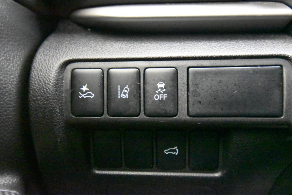 2024 Mitsubishi Eclipse Cross SEL AWD 4dr Crossover, Blue, Mileage: 40,496 - photo 27