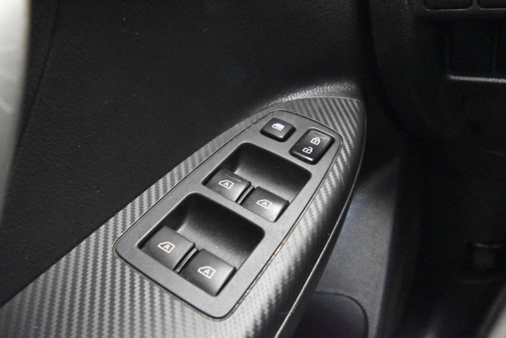 2024 Mitsubishi Eclipse Cross SEL AWD 4dr Crossover, Blue, Mileage: 40,496 - photo 28