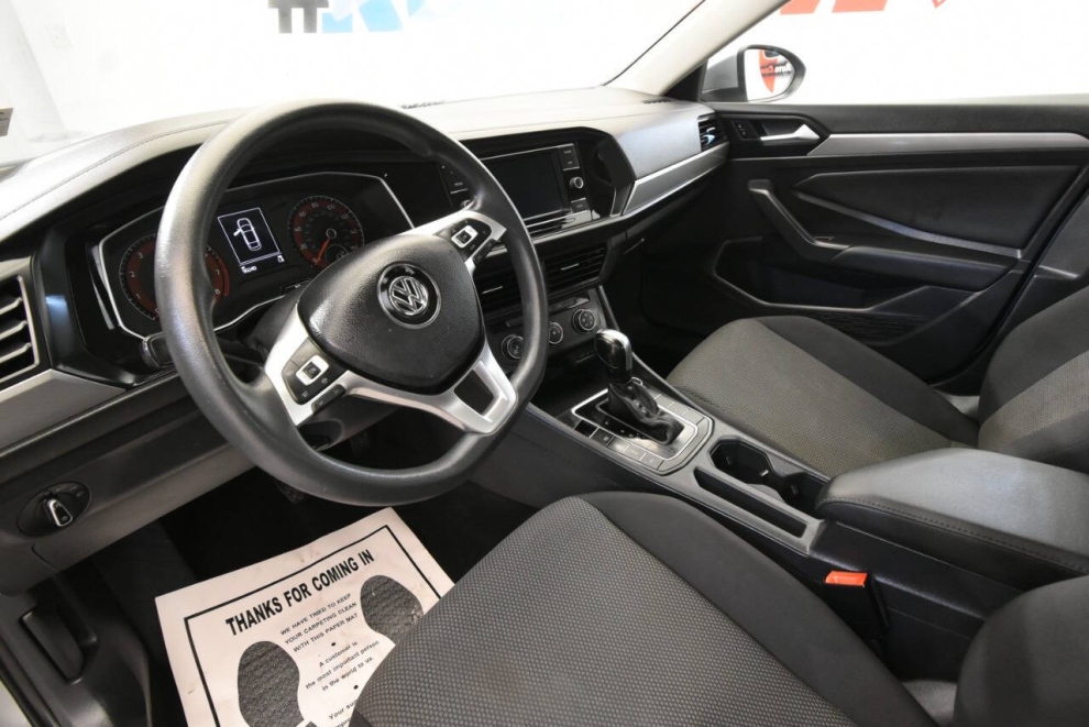 2021 Volkswagen Jetta S 4dr Sedan 8A, Plata, Mileage: 90,227 - photo 11