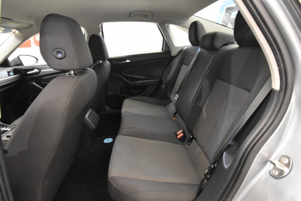 2021 Volkswagen Jetta S 4dr Sedan 8A, Plata, Mileage: 90,227 - photo 13