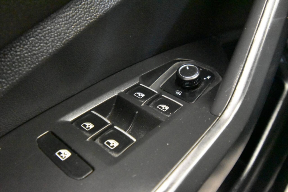 2021 Volkswagen Jetta S 4dr Sedan 8A, Plata, Mileage: 90,227 - photo 28