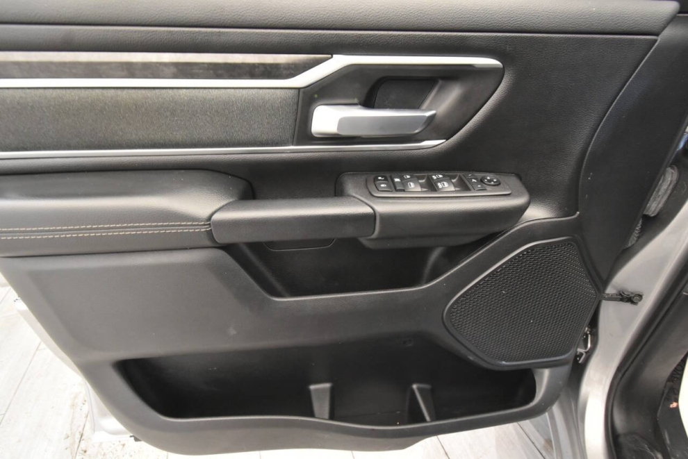 2021 RAM 1500, Plata, Mileage: 87,715 - photo 12