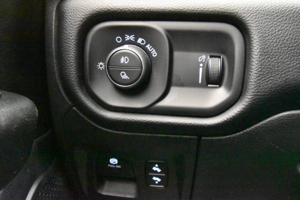 2021 RAM 1500, Plata, Mileage: 87,715 - photo 27