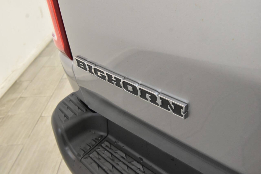 2021 RAM 1500, Plata, Mileage: 87,715 - photo 30