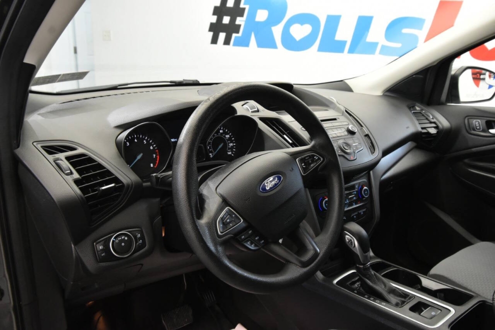 2018 Ford Escape SE 4dr SUV, Gray, Mileage: 94,345 - photo 11