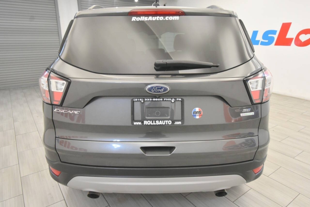 2018 Ford Escape SE 4dr SUV, Gray, Mileage: 94,345 - photo 3