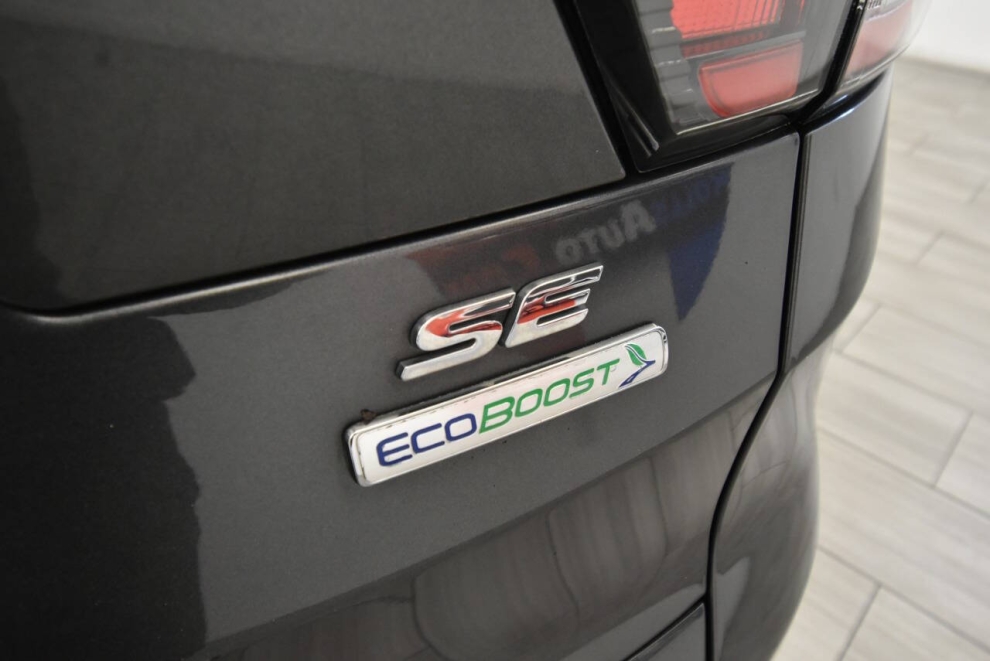 2018 Ford Escape SE 4dr SUV, Gray, Mileage: 94,345 - photo 31