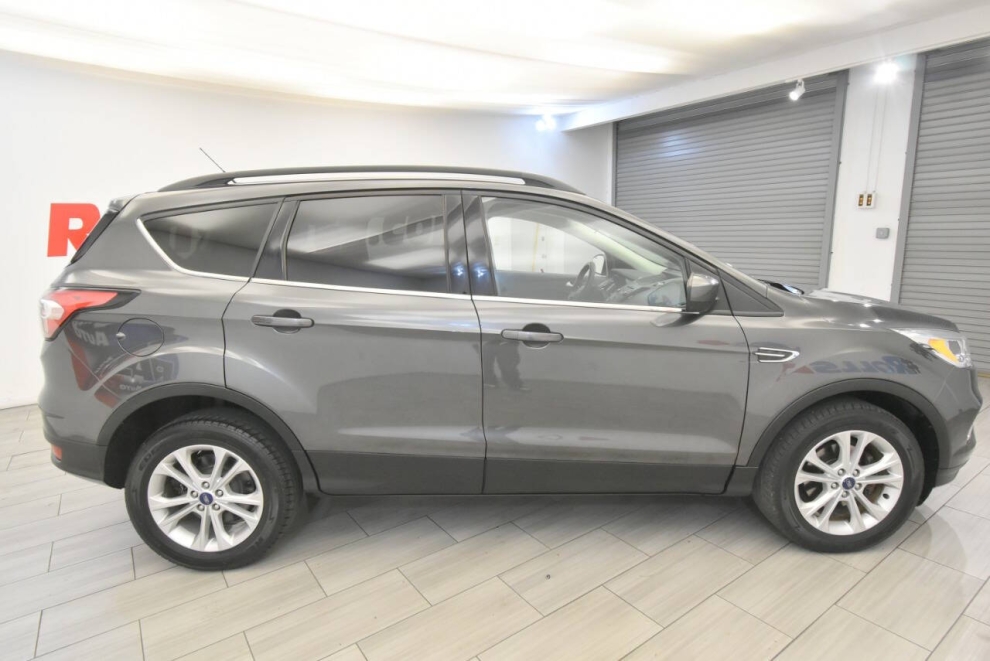 2018 Ford Escape SE 4dr SUV, Gray, Mileage: 94,345 - photo 5