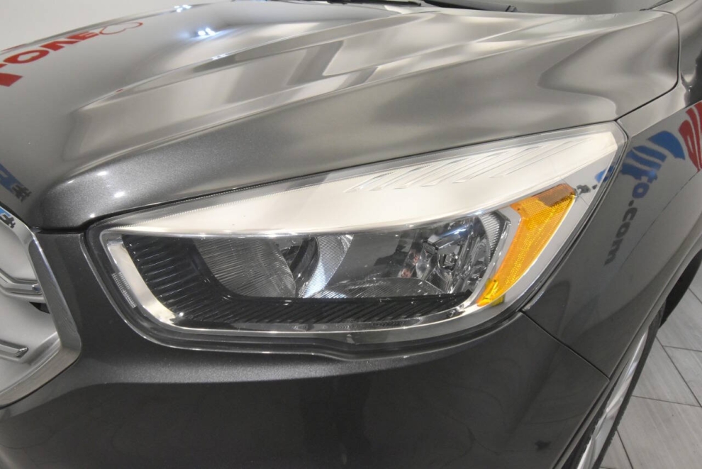 2018 Ford Escape SE 4dr SUV, Gray, Mileage: 94,345 - photo 8