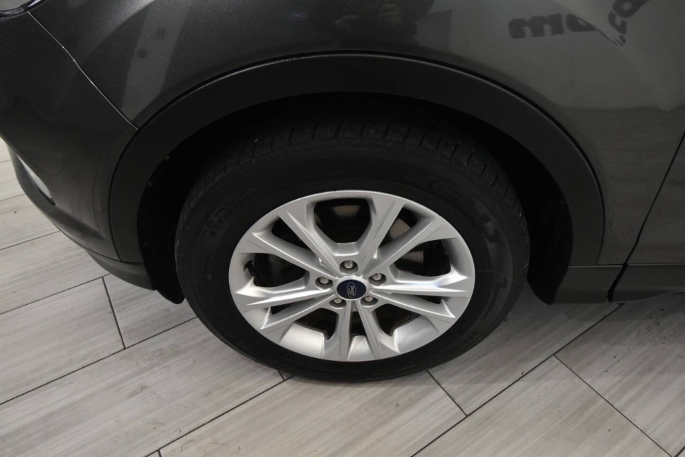 2018 Ford Escape SE 4dr SUV, Gray, Mileage: 94,345 - photo 9