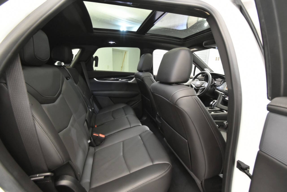 2024 Cadillac XT5 Premium Luxury 4x4 4dr SUV, White, Mileage: 96,040 - photo 14