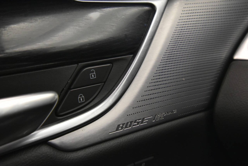 2024 Cadillac XT5 Premium Luxury 4x4 4dr SUV, White, Mileage: 96,040 - photo 24