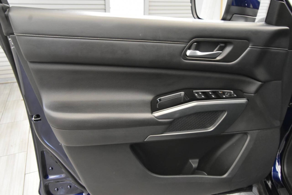 2022 Nissan Pathfinder SL AWD 4dr SUV, Blue, Mileage: 76,574 - photo 12